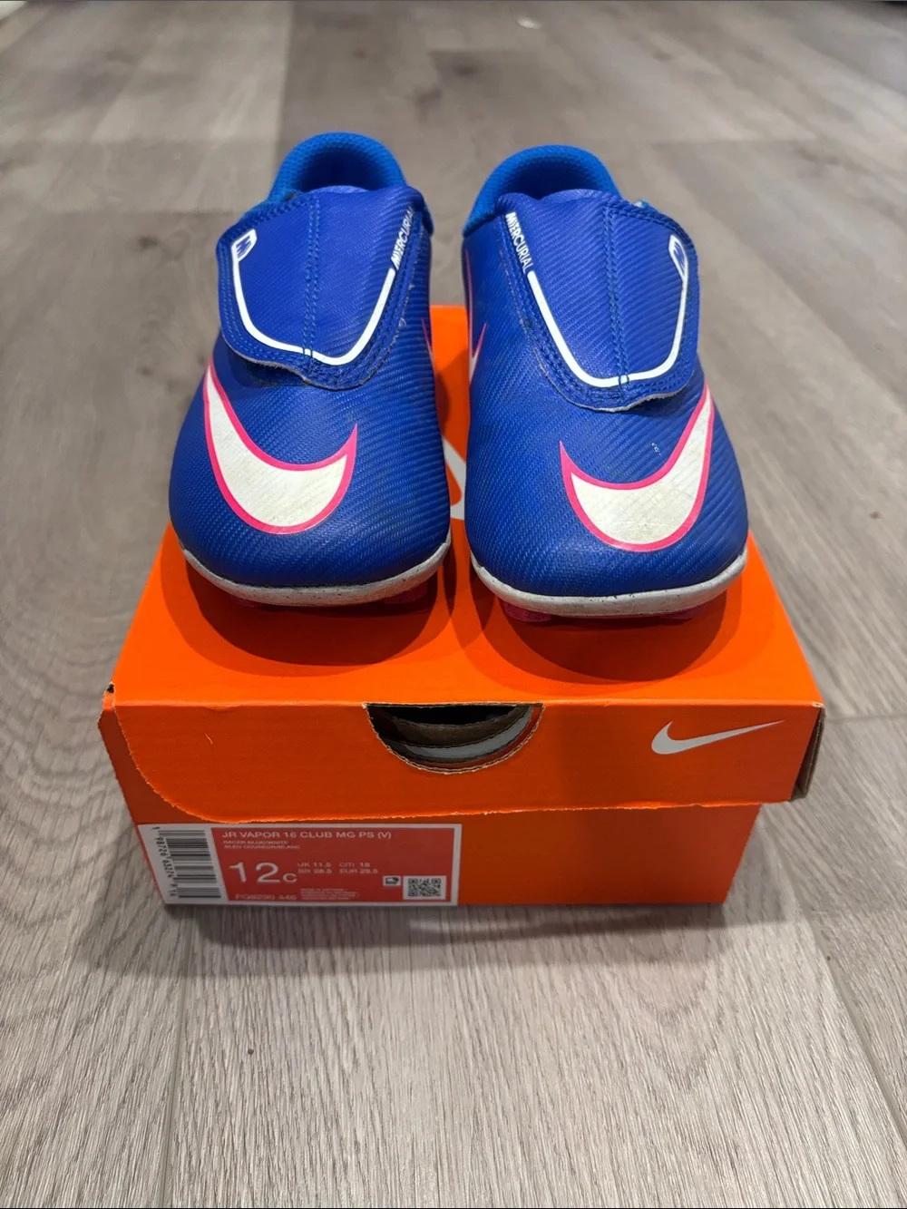 Nike lightweight synthetic